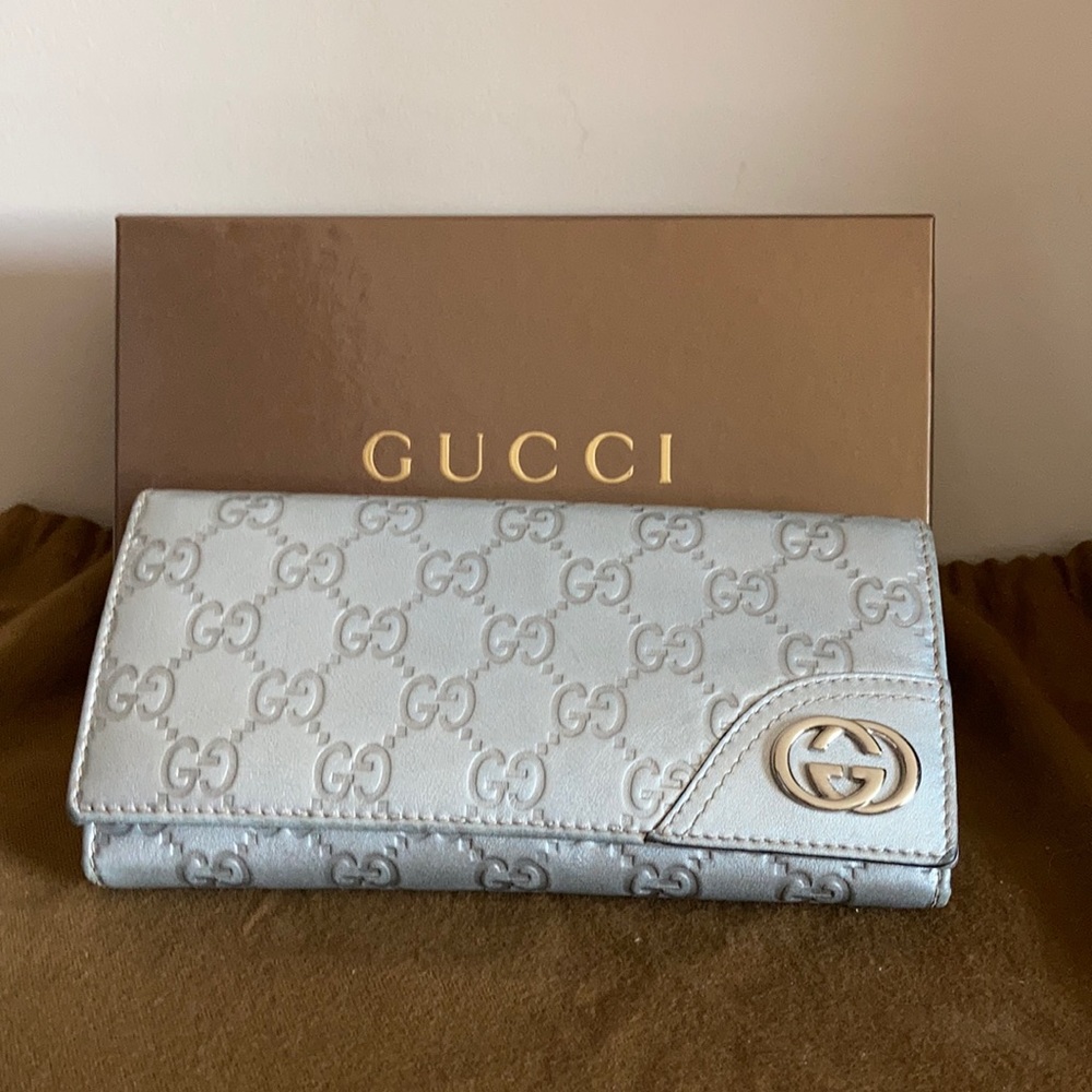 Authentic Gucci wallet